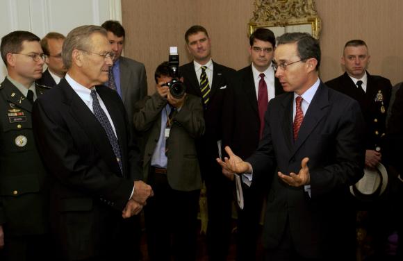 00 uribe rumsfeld 20030819