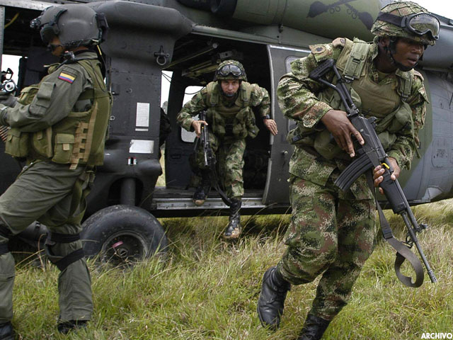 MILITARES-COLOMBOS-C