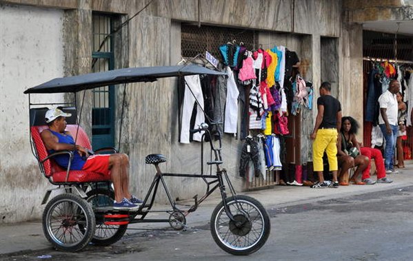 cuba reformas ampliacion del sector privado en cuba es un reto para 2012 05599x0