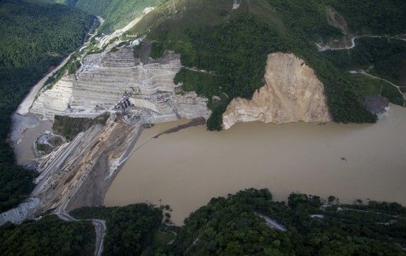 parar hidroituango